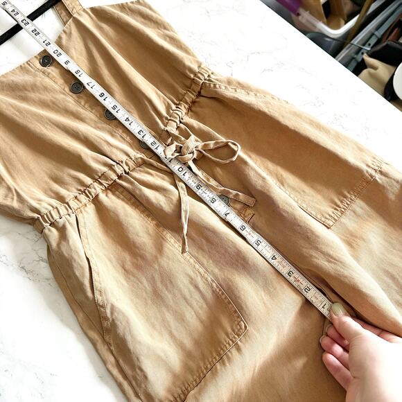 Alice + Olivia Tiana Tan Button-Front Patch-Pocket Jumpsuit Women’s Size 2 - Picture 13 of 14